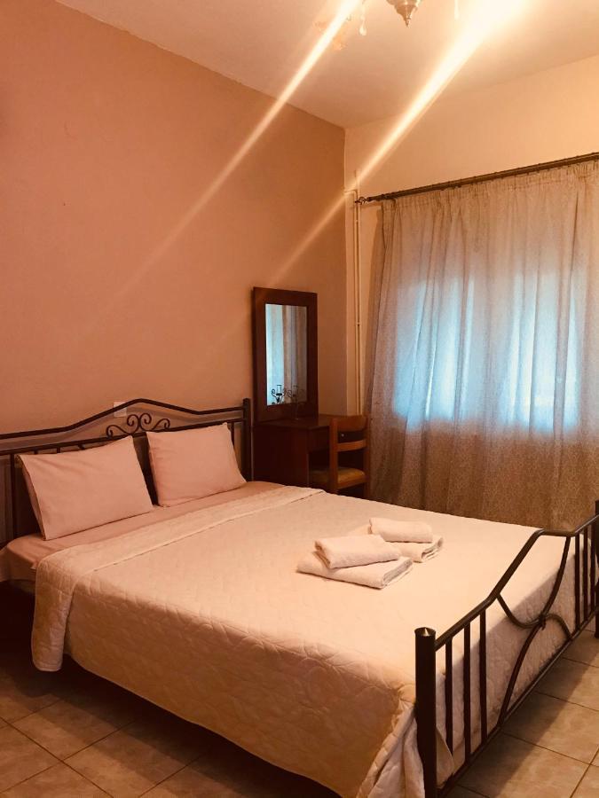 Guesthouse Adonis Káto Loutrákion Kültér fotó