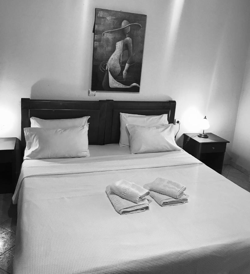 Guesthouse Adonis Káto Loutrákion Kültér fotó