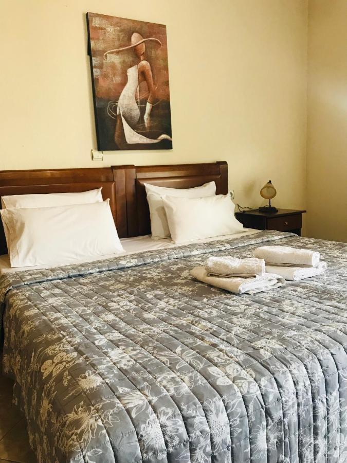 Guesthouse Adonis Káto Loutrákion Kültér fotó