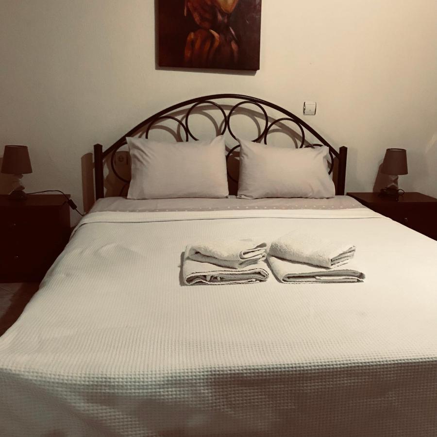 Guesthouse Adonis Káto Loutrákion Kültér fotó
