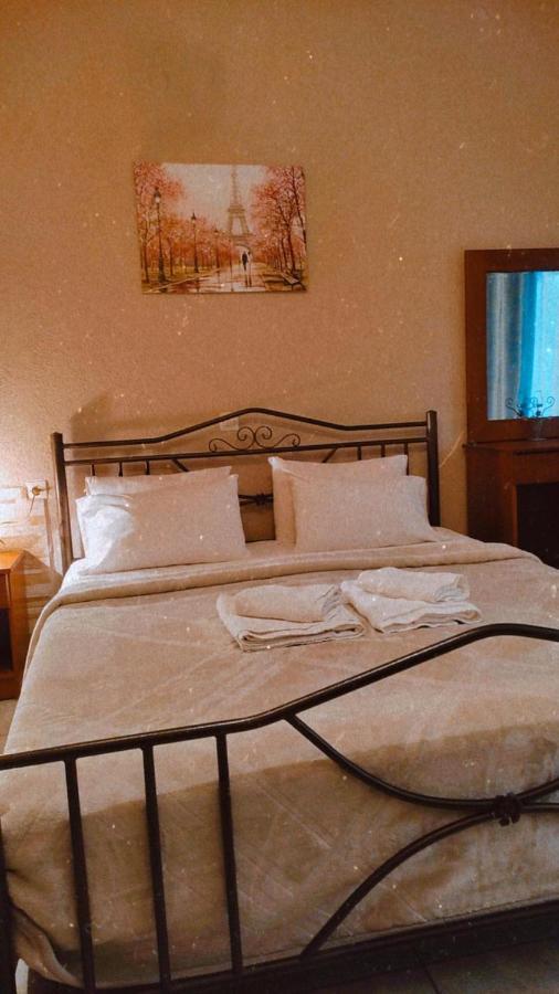 Guesthouse Adonis Káto Loutrákion Kültér fotó