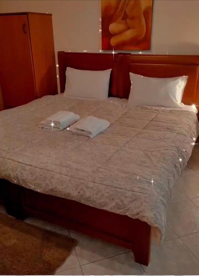 Guesthouse Adonis Káto Loutrákion Kültér fotó