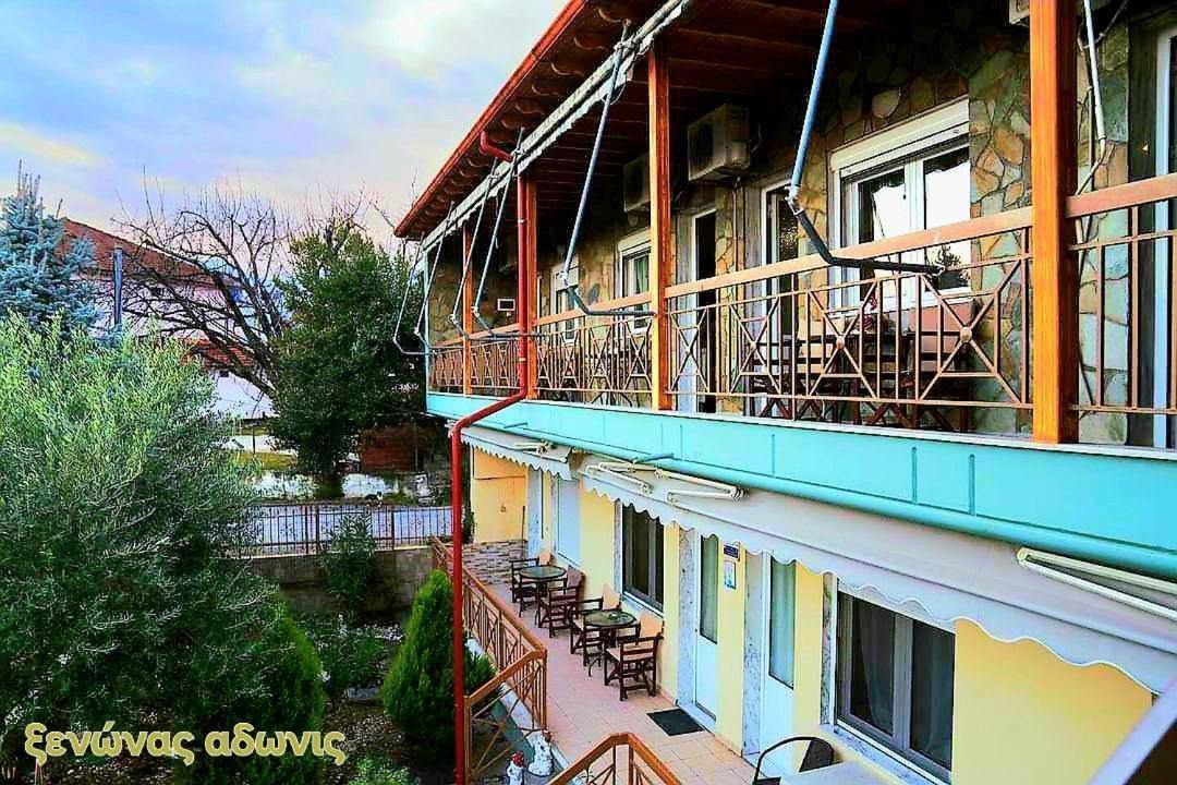 Guesthouse Adonis Káto Loutrákion Kültér fotó