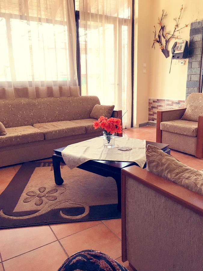 Guesthouse Adonis Káto Loutrákion Kültér fotó