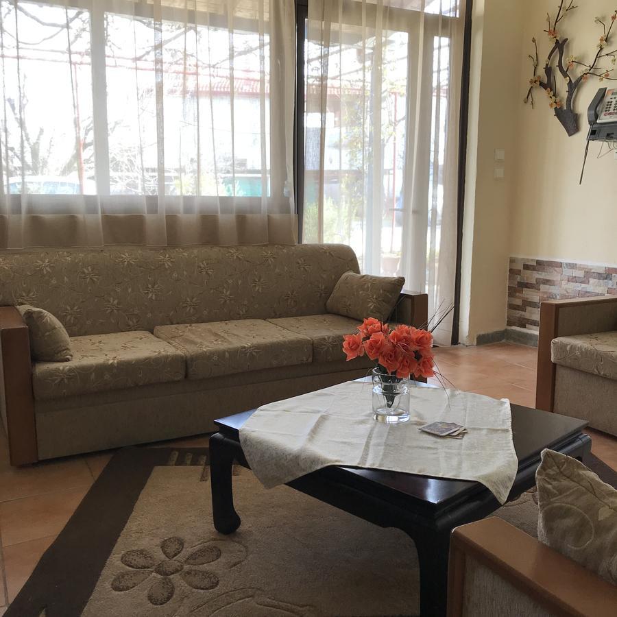 Guesthouse Adonis Káto Loutrákion Kültér fotó