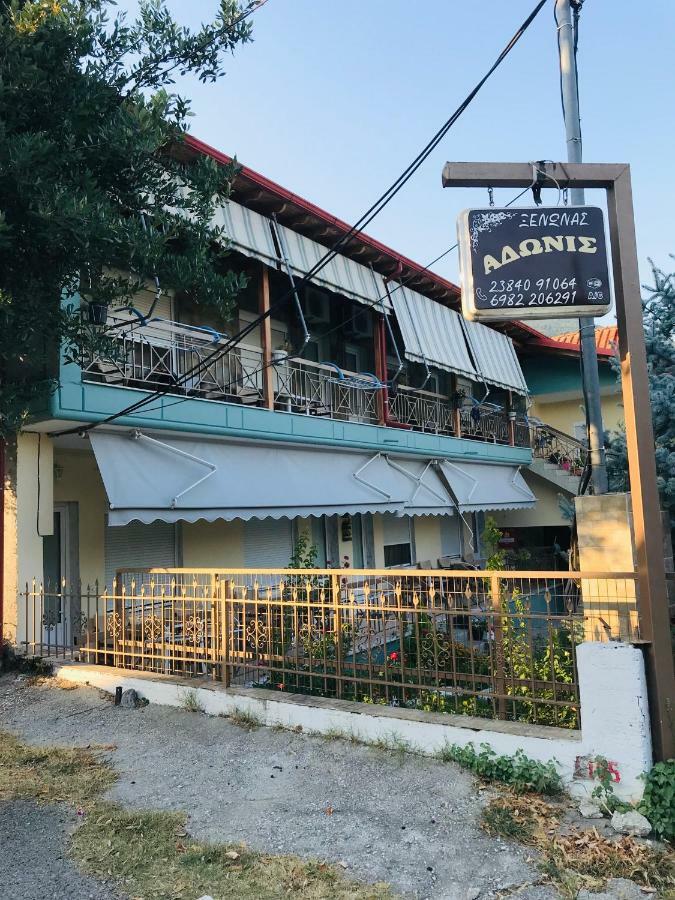 Guesthouse Adonis Káto Loutrákion Kültér fotó