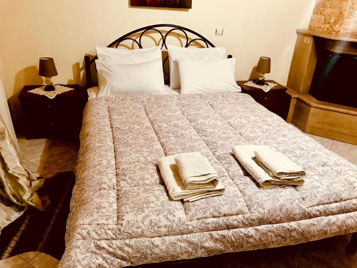 Guesthouse Adonis Káto Loutrákion Kültér fotó